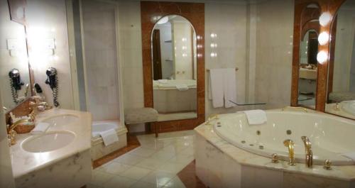 Master Bathrooms by URB Remodeling